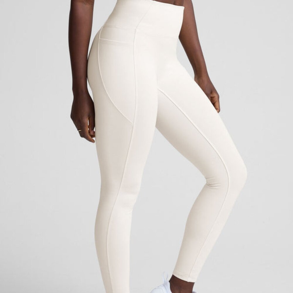 NEW Beyond Yoga Pacer Fleece Lined  Zip Pocket Legging in Glacier White